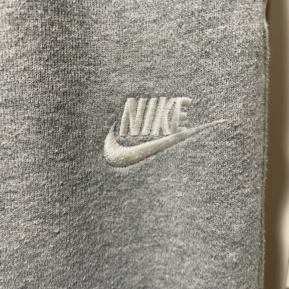 ✨EUC Nike Swoosh V442 Grey Heather Cuffed Zipper Jogger, Men’s Large - Picture 6 of 15